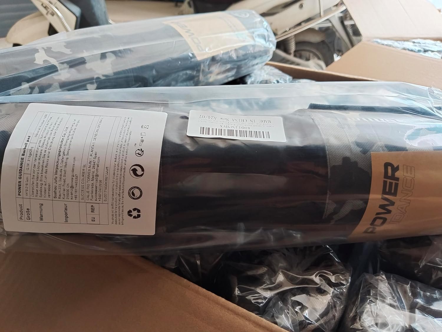 POWER GUIDANCE Barbell Squat Pad - Neck & Shoulder Protective Pad Anti-Skid Points for Squats, - Image 9